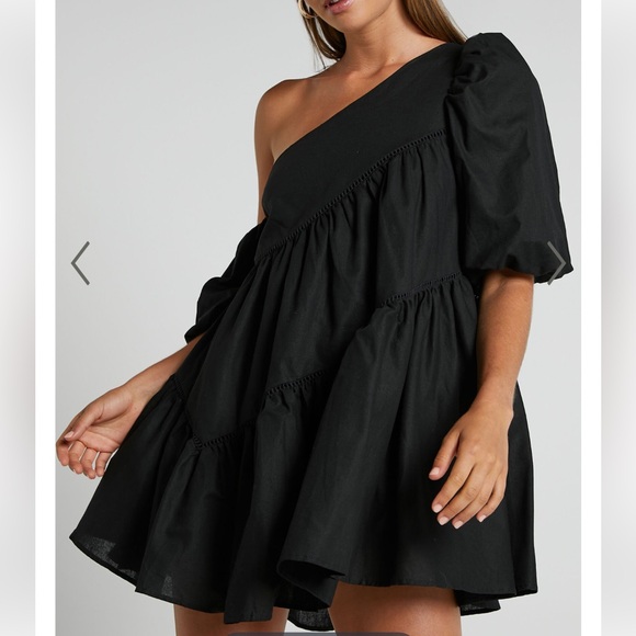 HARLEEN MINI DRESS - LINEN LOOK ASYMMETRICAL TRIM PUFF SLEEVE DRESS IN BLACK - Picture 2 of 4